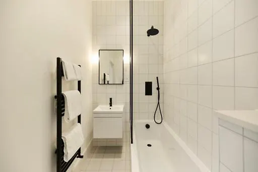 The East London Mile Crib - Bright 2Bdr Flat Apartment 0*,